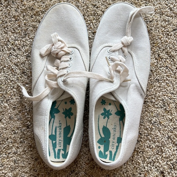 COPY - white sneakers - Picture 2 of 4